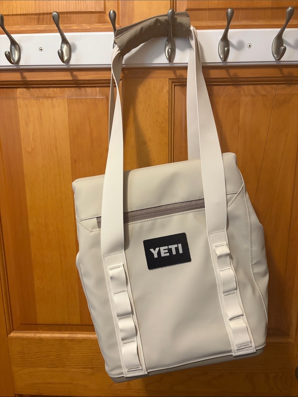Yeti Day Tripper 14 L cooler Bag in Taupe perfect for summer on the go!! - Picture 2 of 10
